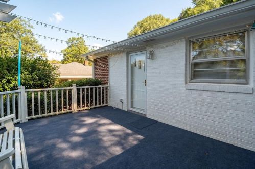 1711 Walker St, Gainesville GA 30504-5922 exterior