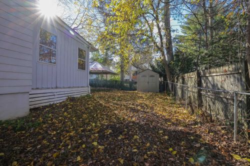 18 Underhill Ave, Poughkeepsie NY 12601-4913 exterior