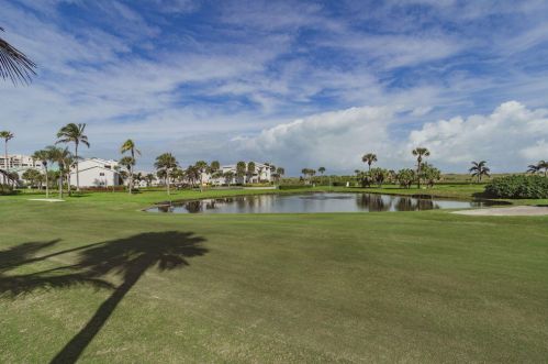 2400 Ocean Dr, Fort Pierce FL  81111-8018 exterior