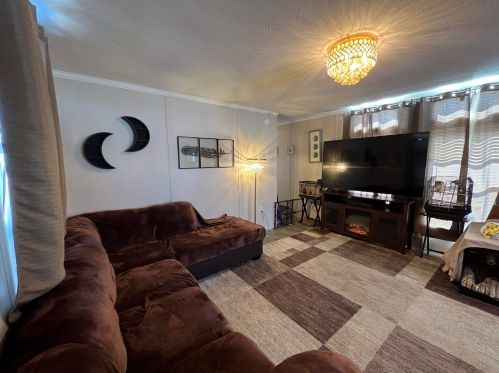 28 Grappone Dr, Concord NH  03301-7417 exterior