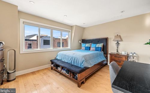 771 19th St, Philadelphia PA  19130-2029 exterior