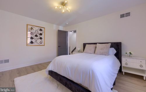 18 Walnut St, Lancaster PA  17602-4924 exterior