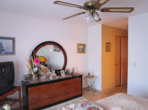 5401 Milwaukee Ave, Chicago IL 60630-1200 exterior