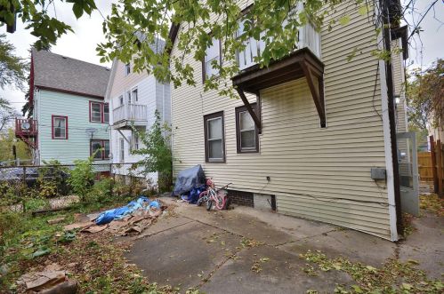 2509 Holton St, Milwaukee WI  53212-2926 exterior