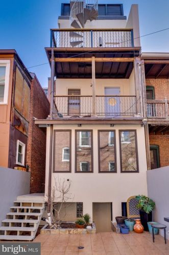 2728 13th St, Washington DC 20018-3901 exterior