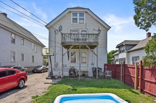 1418 56, Milwaukee WI 53214-5251 exterior