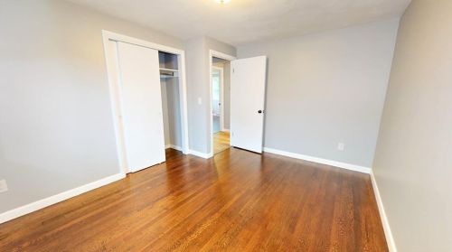 72 Allendale Ave, Providence RI  02911-3104 exterior