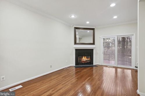 5842 Wescott Hills Way, Alexandria VA  22315-5622 exterior