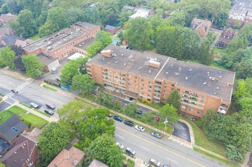 5715 Beacon St, Pittsburgh PA  15217-2028 exterior