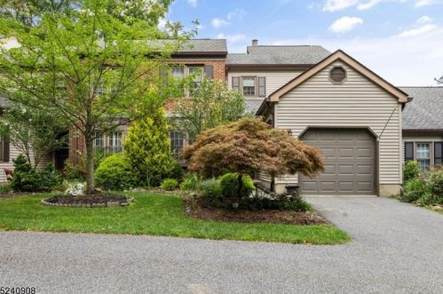 62 Goldfinch Dr, Hackettstown, NJ 07840