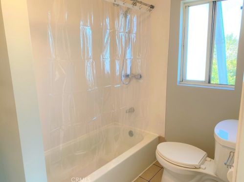 2630 L St, Bakersfield CA 93304-3045 exterior