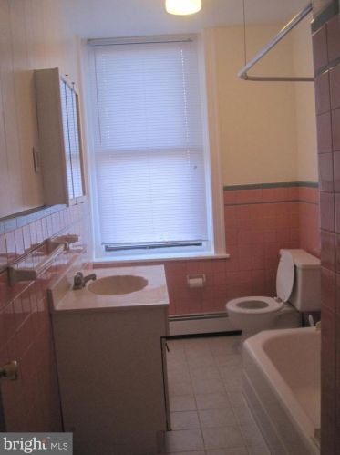 1600 4 St, Philadelphia PA 19148-1303 exterior