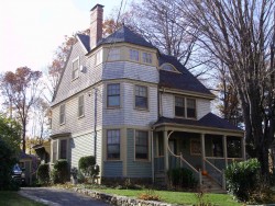 124 Hunnewell Ave, Newton, MA 02458-2246