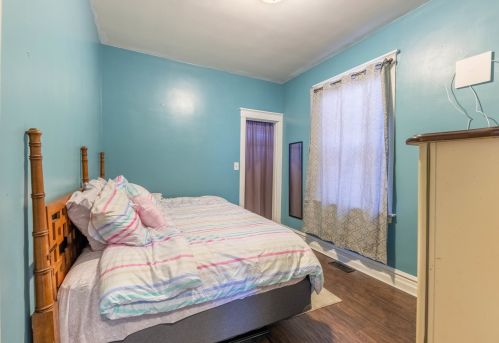 5643 California, Chicago IL 60659-4815 exterior