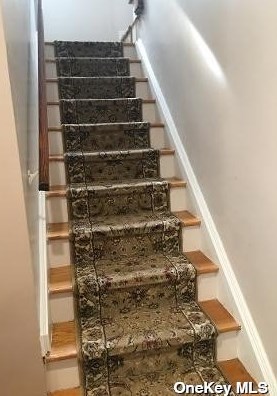 144 Carpenter St, Valley Stream NY 11580-4403 exterior