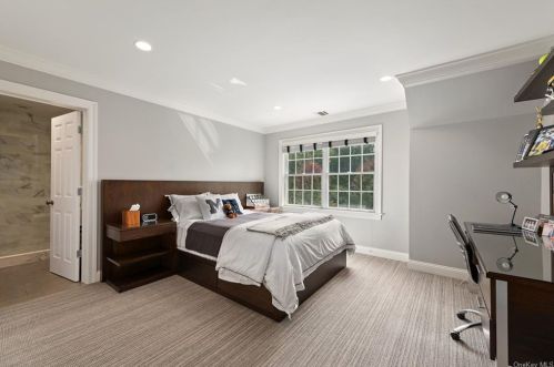 5 Dellwood Farm Way, Armonk NY 10504-1249 exterior