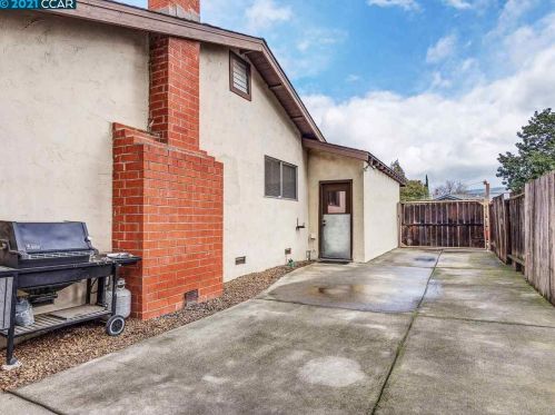 4824 Cherokee Dr, Concord CA 94521-2119 exterior