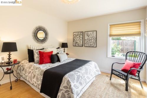 1424 Harmon St, Berkeley CA 94703-2725 exterior