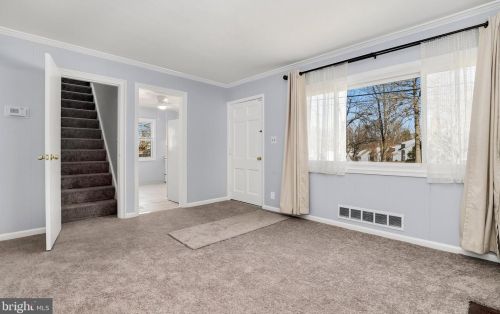 1323 Grandin Ave, Rockville MD 20851-1155 exterior