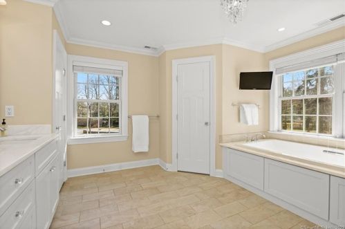 163 Branchville Rd, Ridgefield CT 06877-5116 exterior