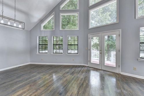 689 Lake Dr, Lithonia GA  30039-6683 exterior