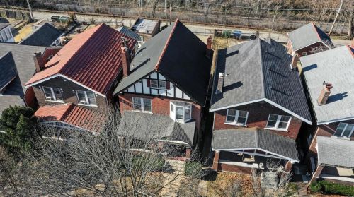 5812 De Giverville Ave, Saint Louis MO 63112-1617 exterior