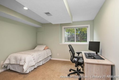 5920 Simon Ct, Wyoming MI exterior