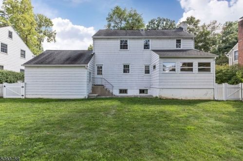 100 Chatham St, Chatham Township NJ  07928-2053 exterior