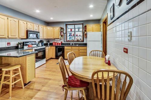 1704 Nordica Ave, Chicago IL 60707-4320 exterior