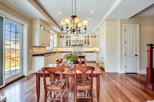 642 Euclid Ave, Elmhurst IL 60126-4338 exterior