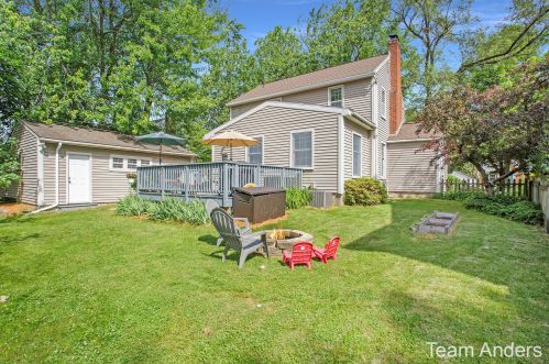 2134 Englewood Dr, Grand Rapids MI 49506-4512 exterior