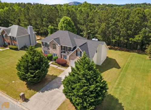 1560 Rogers Crossing Dr, Lithonia GA  30058-7005 exterior