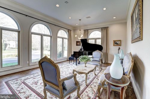 9832 Avenel Farm Dr, Rockville MD 20854-5410 exterior