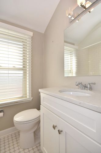 913 Fairfield Ave, Elmhurst IL 60126-3810 exterior