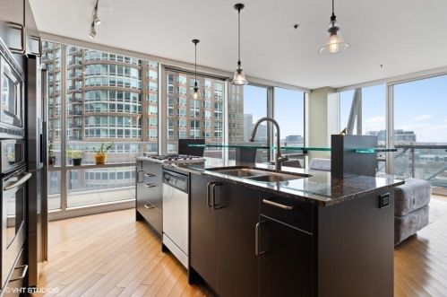 653 Kingsbury St, Chicago, IL 60654-7069