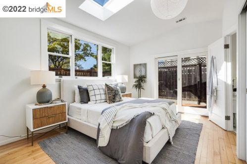 1553 San Lorenzo Ave, Berkeley CA 94707-1860 exterior