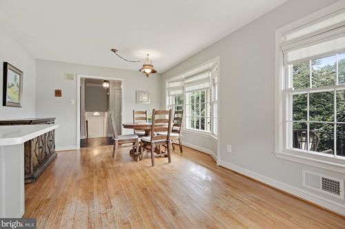 7701 Midday Ln, Alexandria VA 22306-2522 exterior