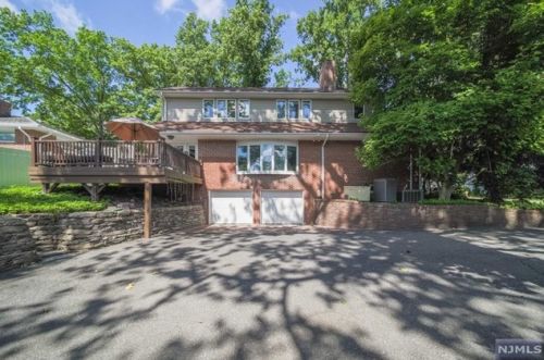 4 Mellon Ln, Tenafly NJ  07670-1911 exterior