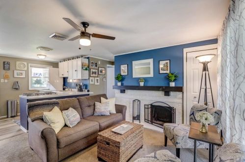 3016 51st St, Milwaukee, WI 53219-3324