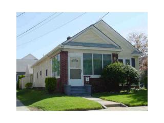 21 Stevens Rd, Cranston, RI 02910-4214