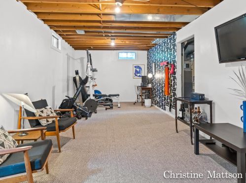 1233 Kreiser Ter, Grand Rapids MI 49506-4082 exterior