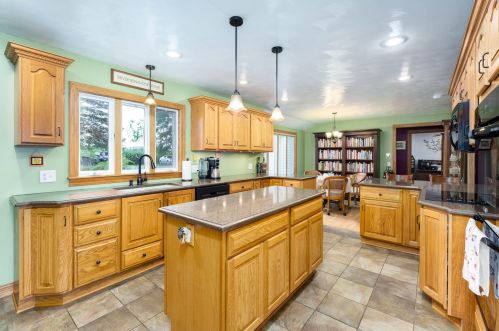 28148 Shr Dr, Gobles MI 49055-9115 exterior