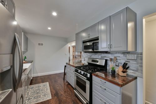 8524 Blue Mound Rd, Milwaukee WI 53213 exterior