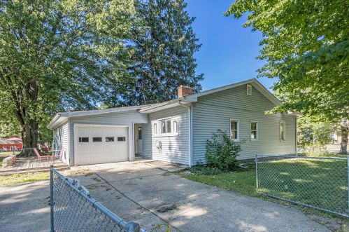 602 Main St, Three Rivers MI  49093-1632 exterior