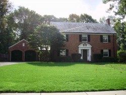 88 Temple St, Newton, MA 02465-2307