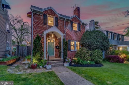 4921 Butterworth Pl, Washington, DC 20016-4354