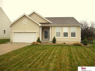 2111 Lakewood Dr, Omaha NE  68046-8081 exterior