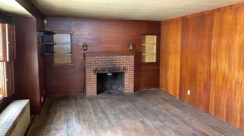 61 Derby Ave, Seymour CT 06483-3106 exterior