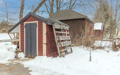 23 Hl St, Dover NH 03820-3111 exterior