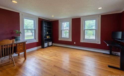 123 Skokorat St, Seymour CT 06483-3838 exterior